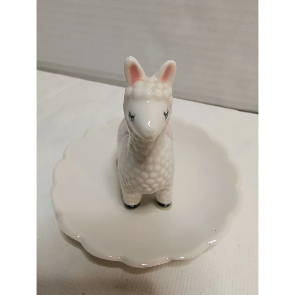 Lauren Conrad Porcelain Jewelry Trinket Tray Dish Llama Scalloped Edge Cute